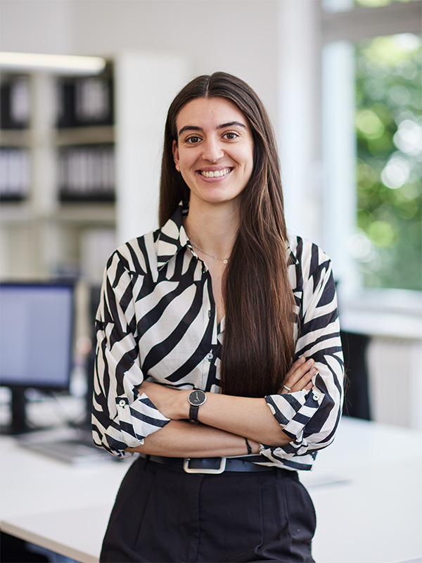 Ivana Zischkale im Office