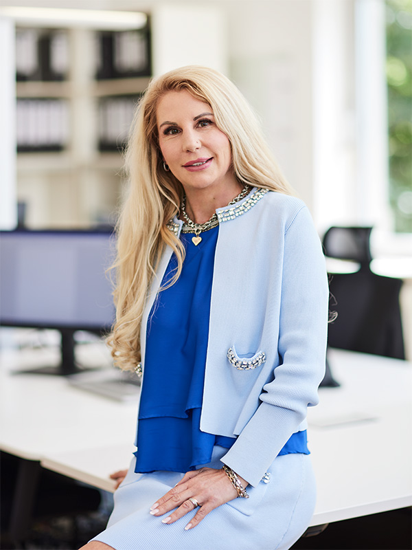 Stephanie Töpfer im Office